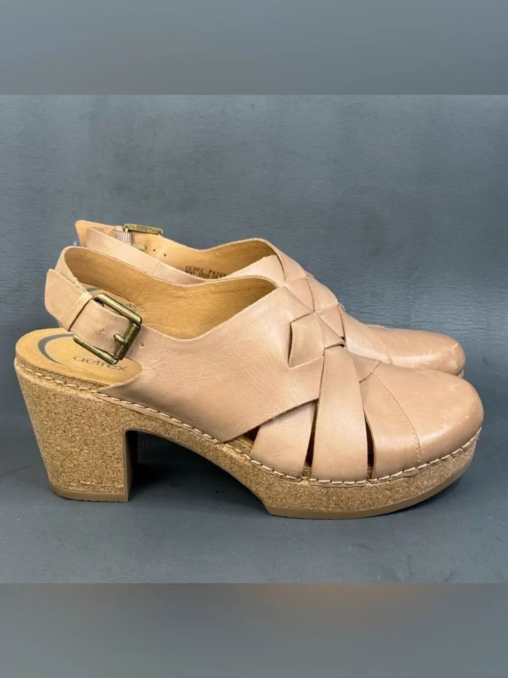 Aetrex Women's Paige Leather Slingback Arch Support Platform Clogs size 7.5-8